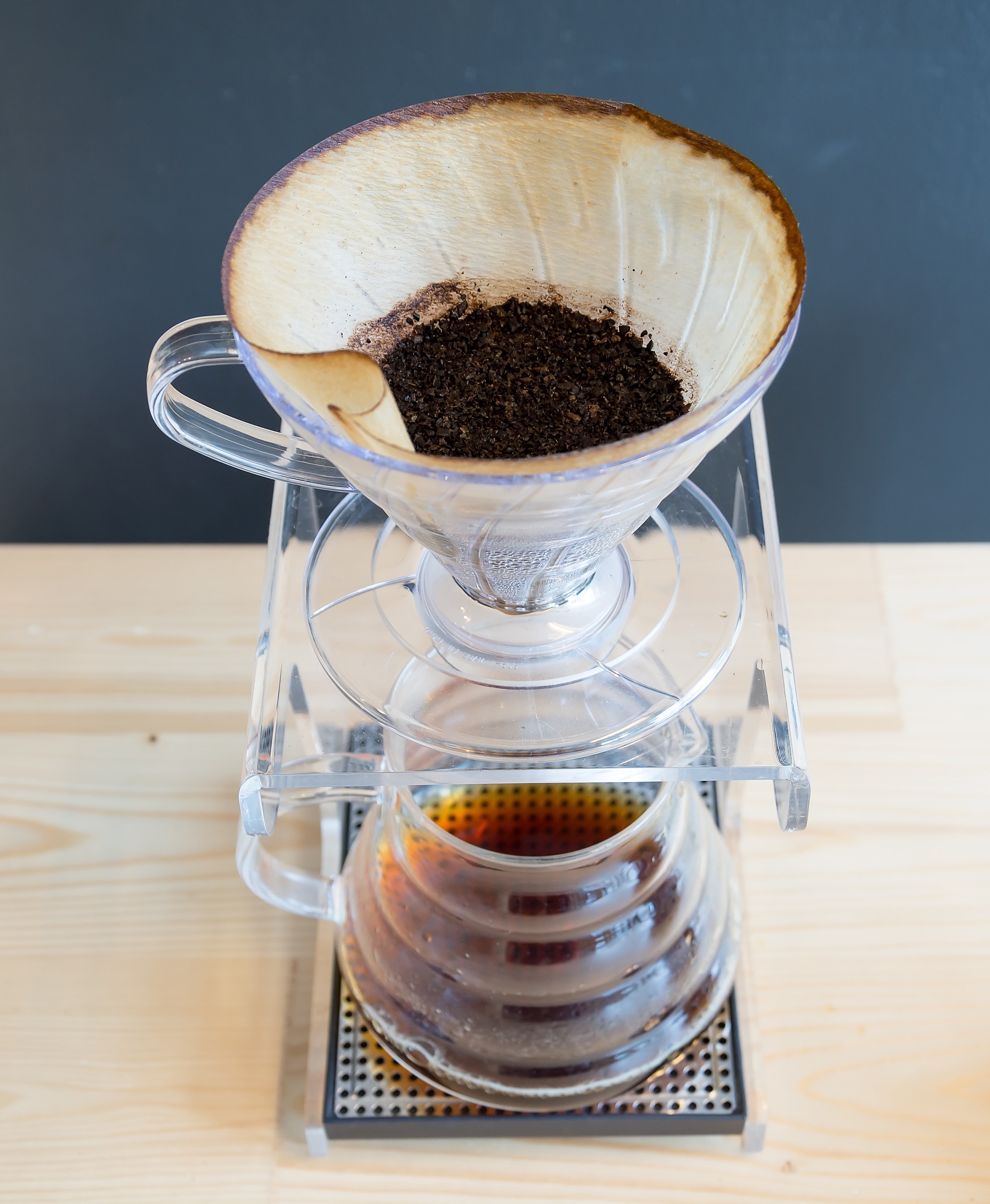 Hario plastový dripper na kávu V60-02 čirý